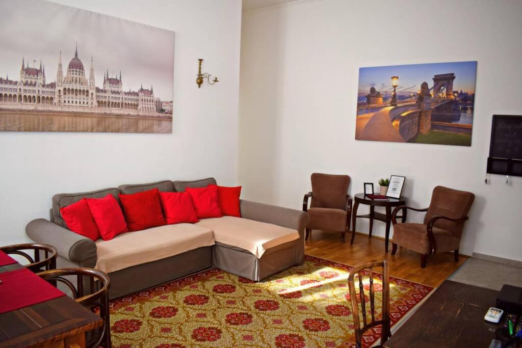 Central Budapest Apartment In Historical Building With Free Private Parking المظهر الخارجي الصورة